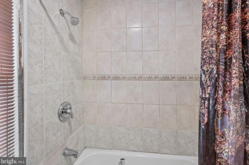 2162 37 St, Camden NJ 08110-2208 exterior