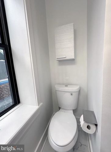 1639 Jackson St, Philadelphia PA 19145-3617 exterior