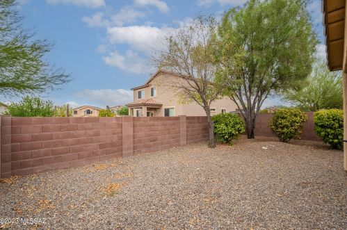 7675 Majestic Palm Ln, Tucson AZ 85756-6112 exterior