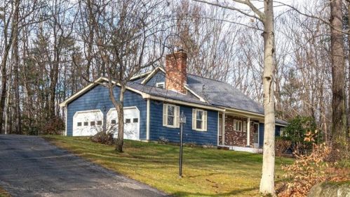 19 Laurel Dr, Concord NH  03304-4321 exterior