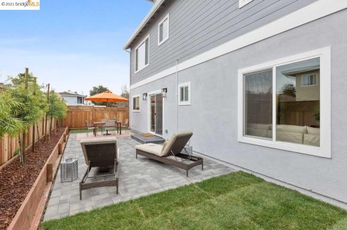 2325 8 St, Berkeley CA 94710-2311 exterior