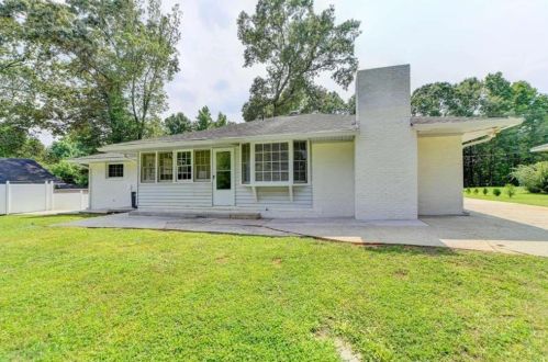 1212 Stone Mountain Lithonia Rd, Lithonia GA  30058-6255 exterior