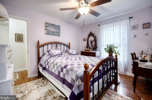 15300 Beaufort Pl, Silver Spring MD  20905-4202 exterior