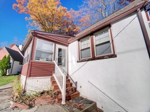 6 Dogwood Ter, Livingston, NJ 07039-3602