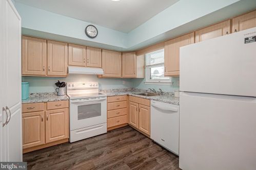 4 Orch Ct, Limerick PA 19468-2902 exterior