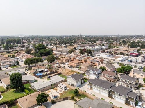 9466 Cedar St, Bellflower CA 90706-6577 exterior