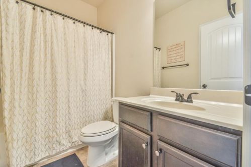 2746 Dayview Ln, Atlanta GA 30331-9513 exterior