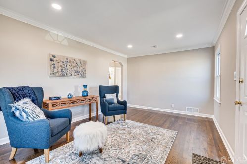 85 Gdn Ter, Edison NJ 08817-4501 exterior