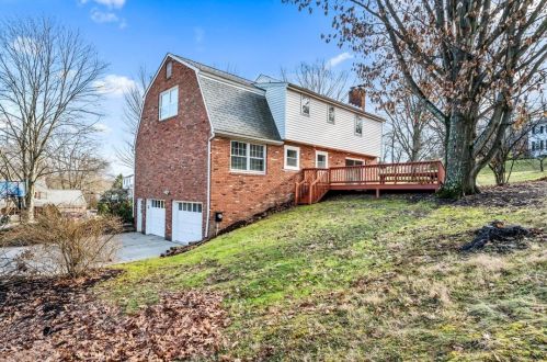 2312 Mill Grove Rd, Pittsburgh PA 15241-2726 exterior