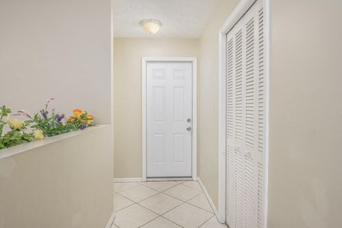 2756 Howell Ave, Fort Pierce, FL 34952-7248