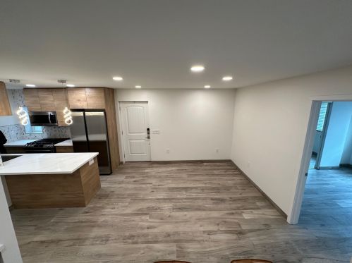 2025 Garnet Ave, San Diego CA 92109-3525 exterior