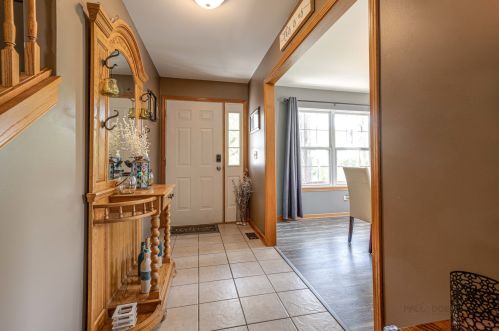 8520 Acorn Path, Bull Valley IL 60097-8866 exterior