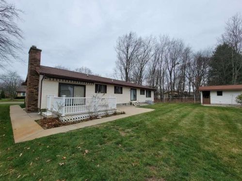 3304 Glenside Blvd, Meskegon MI 49441-6206 exterior