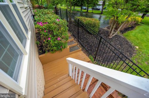 17531 Applewood Pl, Rockville MD 20855-1559 exterior