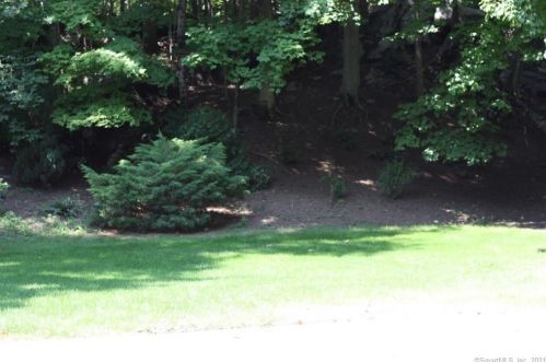 117 Whipstick Rd, Wilton CT 06897-1232 exterior