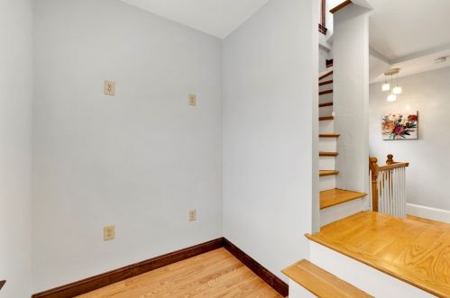 78 Hbr Vw St, Boston MA exterior