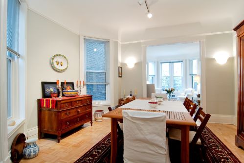 858 Roscoe St, Chicago IL  60657-2304 exterior