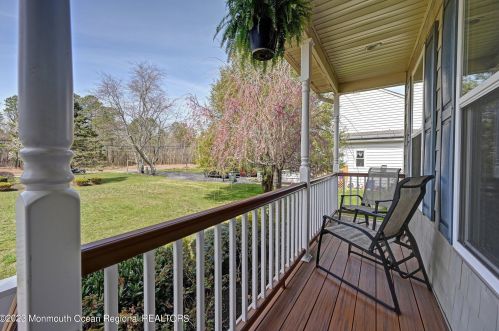 327 Frank Applegate Rd, Jackson Twp NJ  08527-4217 exterior