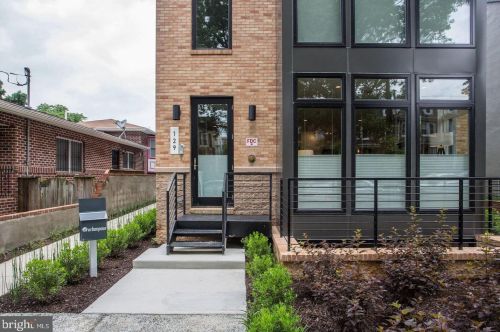 129 Varnum St, Washington, DC 20011-7414
