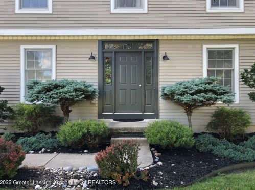 206 Rivergate Ln, Dewitt, MI 48820-8742