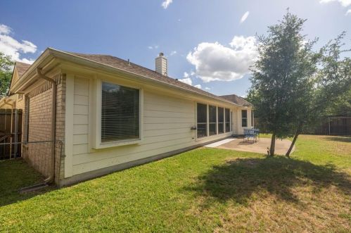 1716 Camas Dr, Austin TX exterior