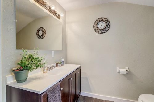 514 64, Milwaukee WI 53213-4050 exterior