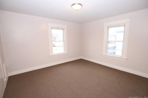 425 Burnside Ave, Hartford CT 06108-2711 exterior