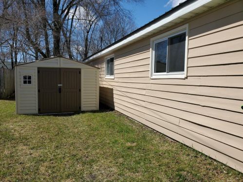 513 Decalb St, Reed City MI 49677-1347 exterior