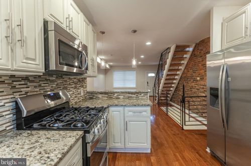 2943 16 St, Philadelphia PA 19132-2226 exterior