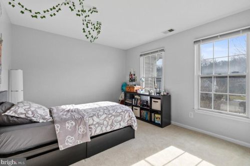 33 Maidenhead Rd, Princeton NJ 08540-7733 exterior