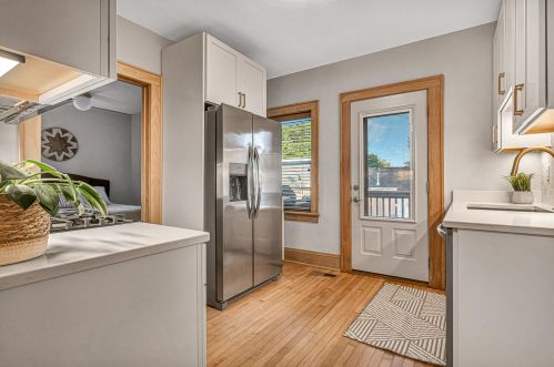 1411 Potter Ave, Milwaukee WI 53207-2115 exterior