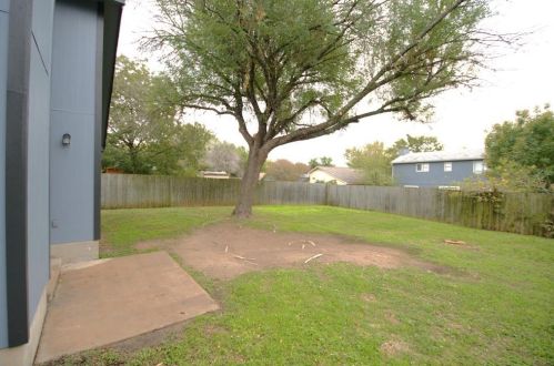 1305 Dominique Dr, Austin TX  78753-6835 exterior