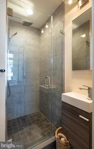 1506 Hancock St, Philadelphia PA 19133-3720 exterior