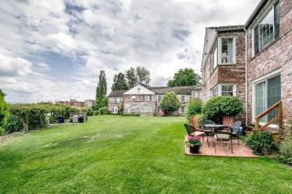 2411 42nd Ave, Seattle WA  98112-2547 exterior