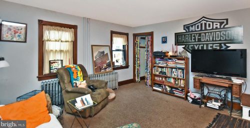 7757 Center St, Slatington PA 18080-3435 exterior