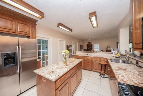 6303 Sprigg, Fulshear TX 77441-6305 exterior