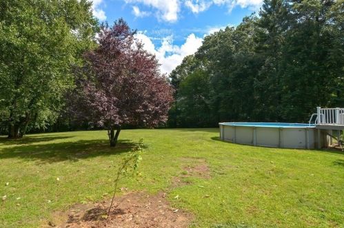 69 Lincoln Rd, Sutton MA 01590-3715 exterior