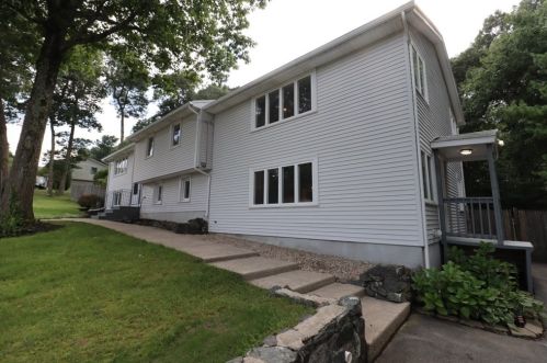 76 Catherine Dr, Peabody, MA 01960-2051