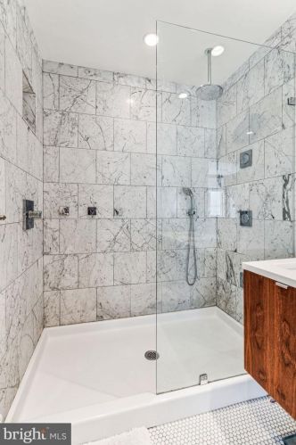 1114 Bodine St, Philadelphia PA  19147-5306 exterior