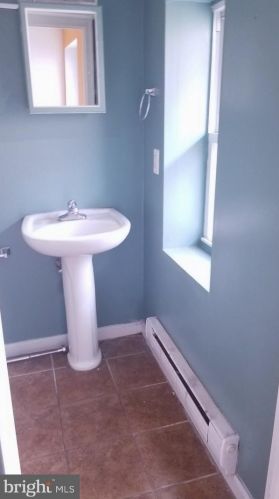 113 Girard Ave, Philadelphia PA  19123-1630 exterior