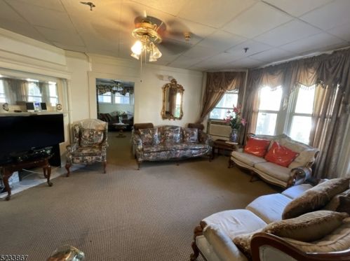 39 Willow St, Montclair NJ  07042-3547 exterior