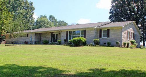 156 Mcgraw Cir, Anderson, AL 35610-3748