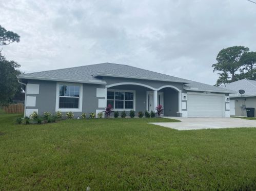 722 Thornhill Dr, Fort Pierce FL  34983-3856 exterior