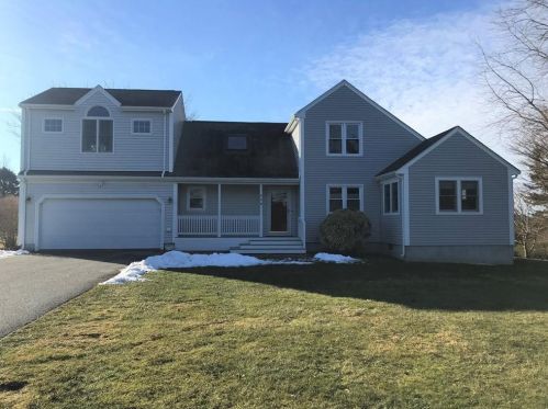 250 Prospect Ave, Middletown, RI 02842-7621