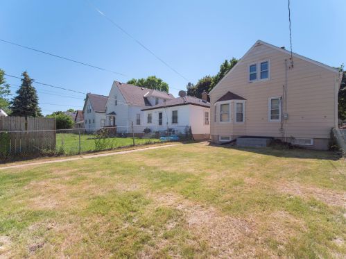 5446 39th St, Milwaukee WI  53209-4612 exterior