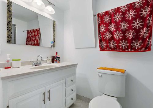 3911 56th St, Milwaukee WI  53220-2632 exterior