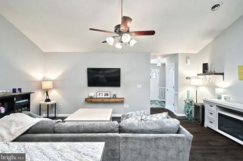 813 Middle St, Hanover PA 17331-2031 exterior