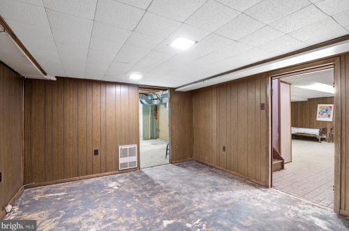 7907 Ivymount Ter, Rockville MD 20854-3753 exterior