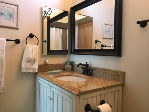 4760 San Sebastian Dr, Oxnard CA 93035-3640 exterior