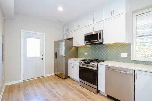 1516 69 Pl, Chicago IL 60637-4810 exterior